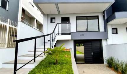 Casa com 3 quartos à venda no São Luiz, Caxias do Sul  por R$ 850.000