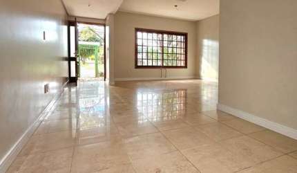 Casa em condomínio fechado com 3 quartos à venda no Jardim América, Caxias do Sul  por R$ 899.000