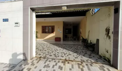 Casa para Venda em Fortaleza, Aracapé, 3 dormitórios, 1 suíte, 2 banheiros, 3 vagas