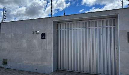 Casa para Venda em Fortaleza, Boa Vista-Castelão, 3 dormitórios, 1 suíte, 2 banheiros, 2 vagas