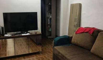 Terreno amplo de 274m² com duas casas construídas