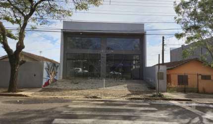 Barracão com 150m² para locação na Avenida Saul Elkind