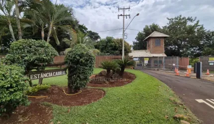Casa à venda no Condomínio Estância Cabral com 3 quartos sendo 1 suíte em Londrina