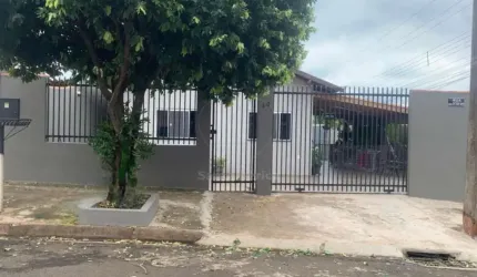 Casa à Venda com 3 dormitórios próximo da Avenida Saul Elkind