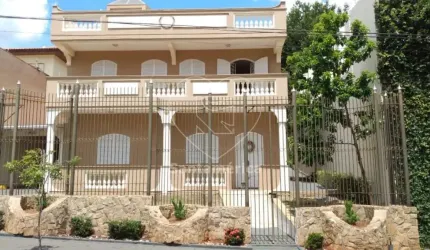 Casa à Venda e para Alugar no Jardim Petrópolis com 5 quartos sendo 3 suítes em Londrina