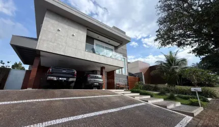 Casa para venda no condomínio Sun Lake com 3 suítes, piscina privativa e cozinha planejada