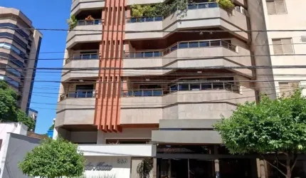 Apartamento à Venda no Edifício Flor da Mata com 3 suítes - Amplo, Central