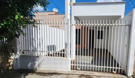 Casa à Venda no Jardim das Palmeiras com 2 quartos - Região Norte