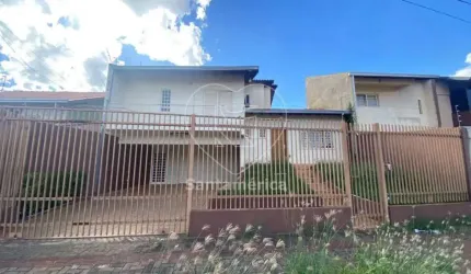 Casa de 338m² com 3 dormitórios e suíte no Alpes