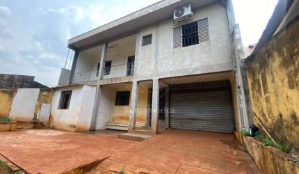 Casa para Locação e Venda na Região Oeste de Londrina com 4 Dormitórios sendo 3 Suítes