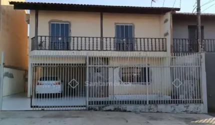 Casa com 3 dormitórios no Santa Mônica