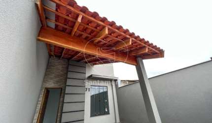Casa com 2 dormitórios disponível na região Norte de Londrina.