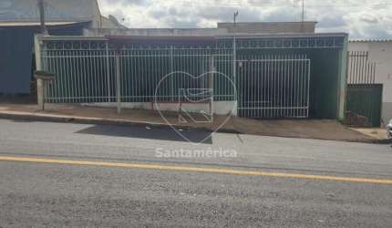 Casa a venda na Avenida Gines Parra, com 252m² de terreno e 110m² privativos.
