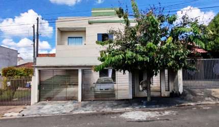 Casa à venda no Jardim Itapoá com 4 quartos, sendo 1 suíte na região Norte de Londrina