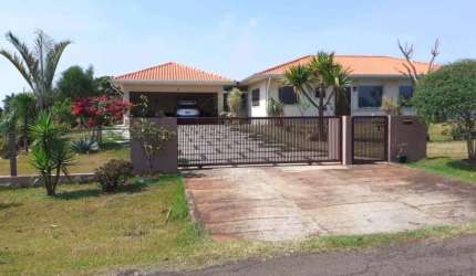 Casa à Venda no Condomínio Recanto Golf Ville com 5 Dormitórios 2 suítes