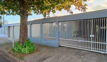 Casa à Venda com piscina e 3 quartos na Região Leste