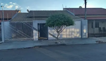Casa à Venda com 2 Quartos com Armários e Cozinha Planejada no Maria Cecília