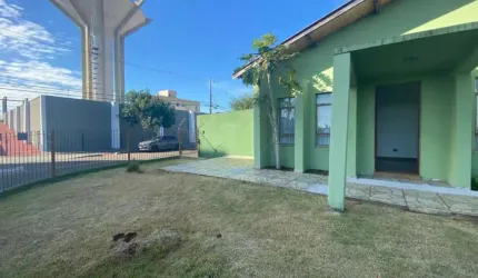 Casa para locação na Região Leste com 3 quartos e espaço com churrasqueira