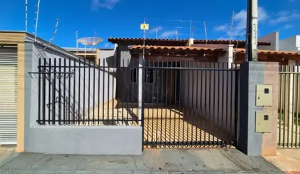 Casa à Venda com 2 Quartos na Zona Norte de Londrina
