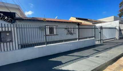 Casa para alugar no Bairro Aurora com 4 quartos, sendo 2 suítes na Região Sul de Londrina