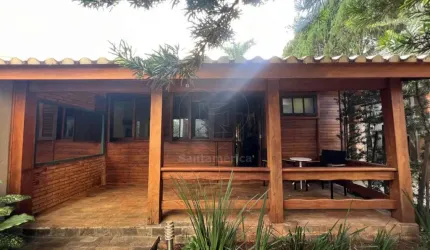 Casa Alto Padrão para alugar e Vender com 2 suítes no Centro de Londrina