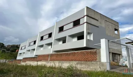 Casa com 2 quartos para alugar na Rua Libera Spido Rech, 284, Nossa Senhora das Graças, Caxias do Sul por R$ 2.000