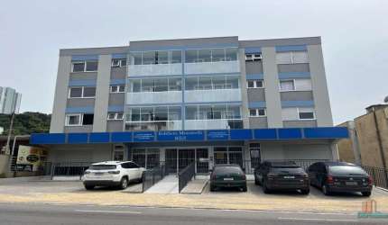 Sala comercial para alugar na Rua Luiz Michielon, 853, Cruzeiro, Caxias do Sul por R$ 1.500