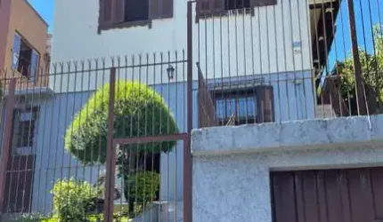 Casa com 3 quartos à venda na Rua Padre Nóbrega, 36, Rio Branco, Caxias do Sul por R$ 390.000