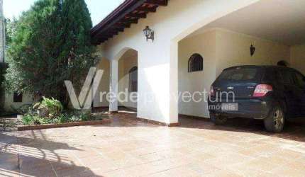 Casa com 4 quartos à venda na Rua Tomé de Sousa, 35, Vila Nogueira, Campinas, 270 m2 por R$ 840.000