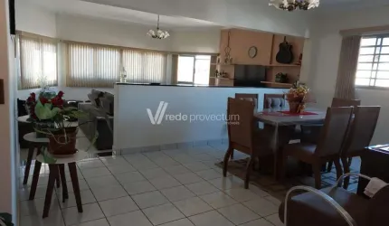 Casa com 3 quartos à venda na Rua Ernesto Bergamasco, 229, Vila Real, Hortolândia, 200 m2 por R$ 700.000