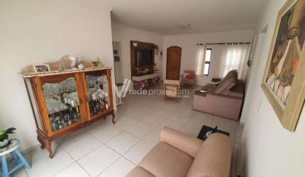 Casa com 4 quartos à venda na Américo Conte, 91, Vila São José, Valinhos, 297 m2 por R$ 1.277.000