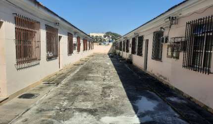 Casa de vila 1 quarto, quintal Vila da Penha Financiamos