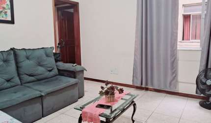Descrição do imóvel Excelente apartamentomuito bem localizado próximo a Avenida Meriti, imóvel bem amplo e confortável, sol da manhã. Composto por: Sala espaçosa em dois ambietes, dois ótimos dormitór