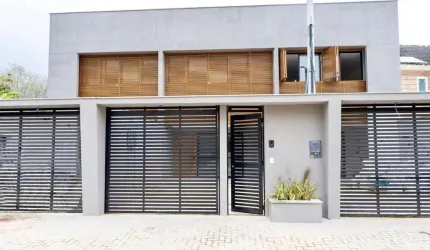 Casa à venda em Rio de Janeiro, Freguesia de Jacarepaguá, com 3 suítes, com 193.54 m²
