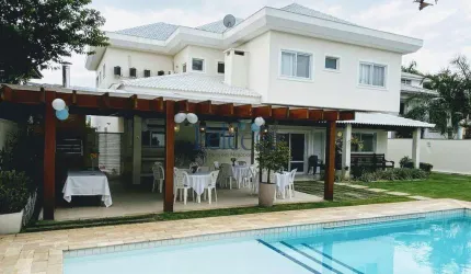 Casa à venda em Rio de Janeiro, Barra da Tijuca, com 5 suítes, com 650 m²