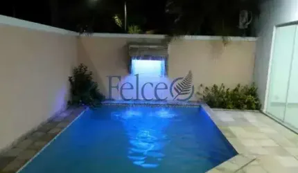 Casa Triplex com 4 suítes Rua Manhuaçu