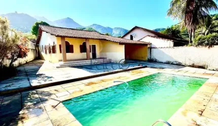 Venda casa em Jacarepaguá, VAZIA.