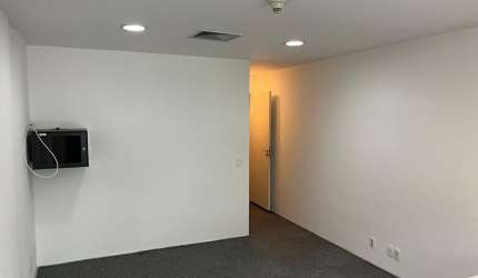 Vendo sala Comercial. Aceito proposta de aluguel. 