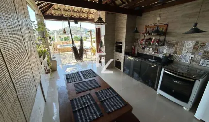 Uma Casa que Abraça e Surpreende a 300m do Shopping Taquara Plaza