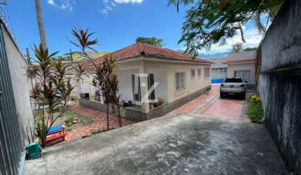 Raridade na Taquara - Casa Linear com 2 quartos e amplo espaço externo