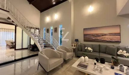 Linda Casa Triplex muito Próxima ao Park Shopping - sendo 5 Quartos c/suíte e uma sala deslumbrante