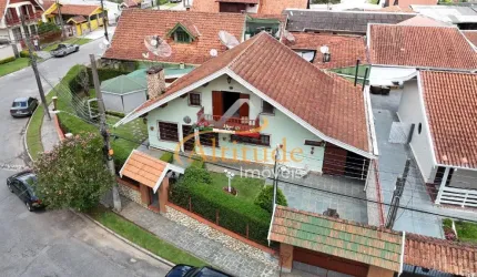 Casa mobiliada com 4 dormitórios e área gourmet na Nova Suíça