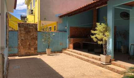 Linda casa ampla e aconchegante a venda