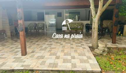 Casa térrea à Venda no bairro do Jardim Jaqueira em Caraguatatuba, SP - Conforto, espaço e localização privilegiada