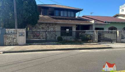Residencia em Alvenaria+Area de Festa C/Aprox.172 m2+Sobrado aos Fundos C/Aprox.96 m2+Terreno C/360m2 No Bairro Iririu!