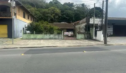 Terreno Comercial C/ Area Total de 310,00 m2 + Residencia em Alvenaria No Bairro Iririu!