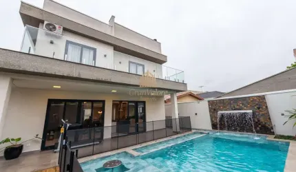 Casa com piscina, aquecimento solar