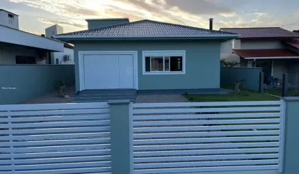 &amp;#127969; Casa à Venda na Enseada da Pinheira