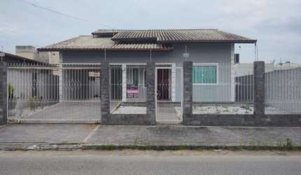 Casa para Venda em Palhoça, Aririu, 3 dormitórios, 1 suíte, 2 banheiros, 2 vagas