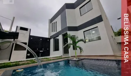 BELÍSSIMA CASA EM COND: FECHADO VARGEM PEQUENA